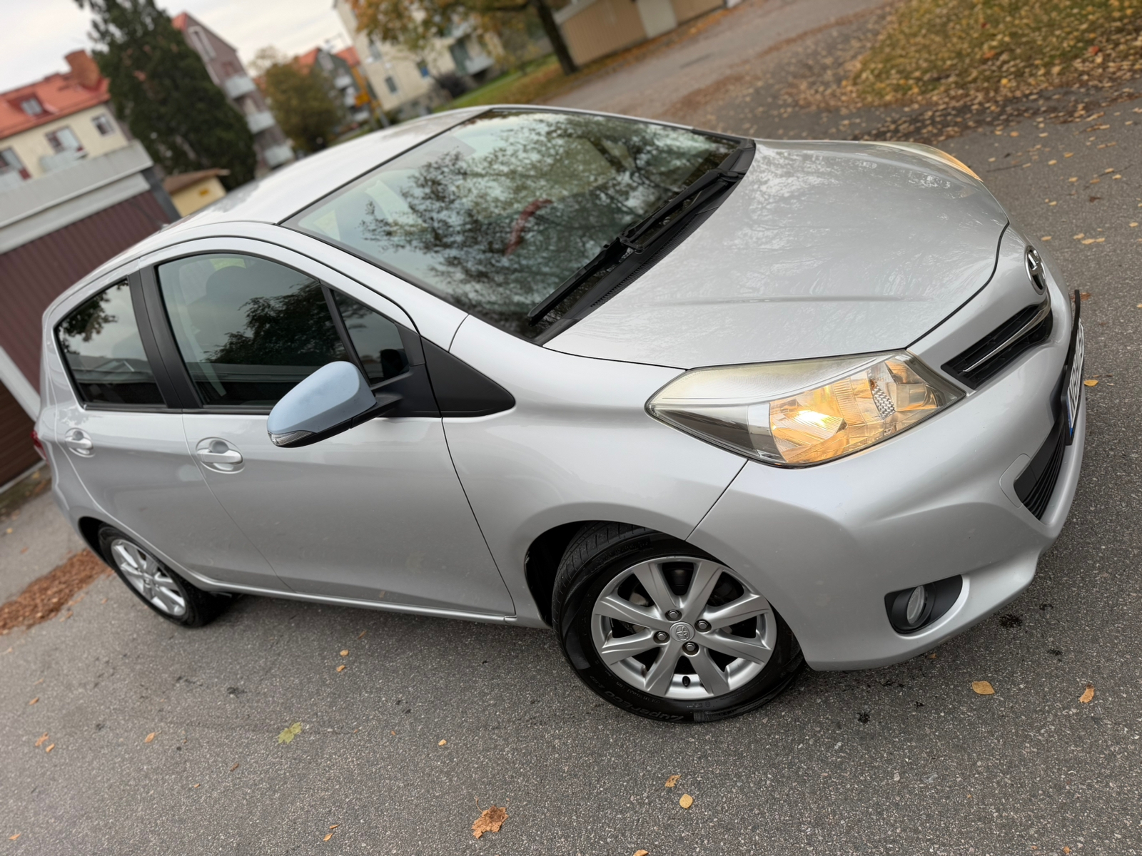 Toyota Yaris 2012, bild 2/8