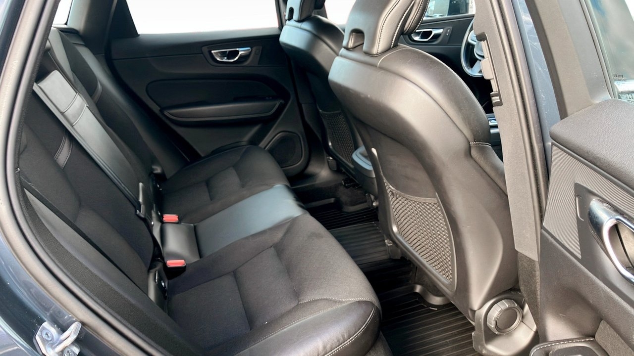 Volvo XC60 B4 Diesel Momentum 2020, photo 5/10