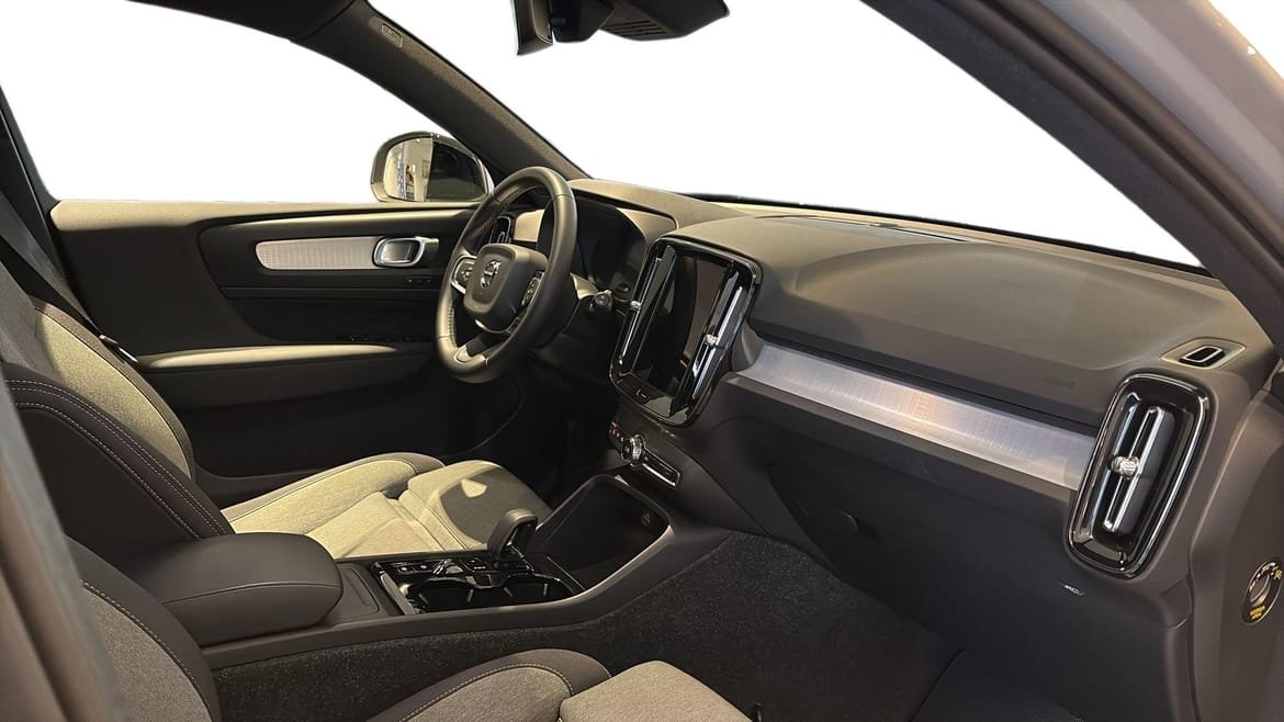 Volvo XC40 B3 Plus Dark 2025, bild 5/10