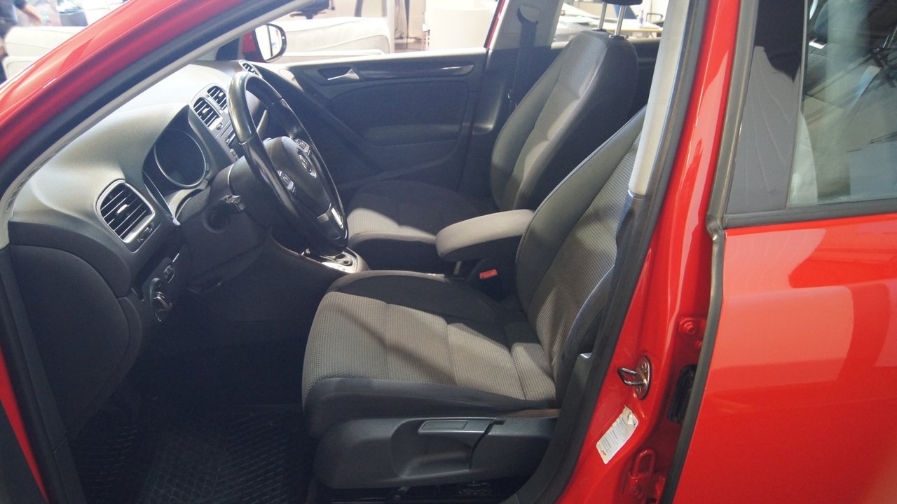 Volkswagen Golf 1.6 TDI 2010, bild 5/10