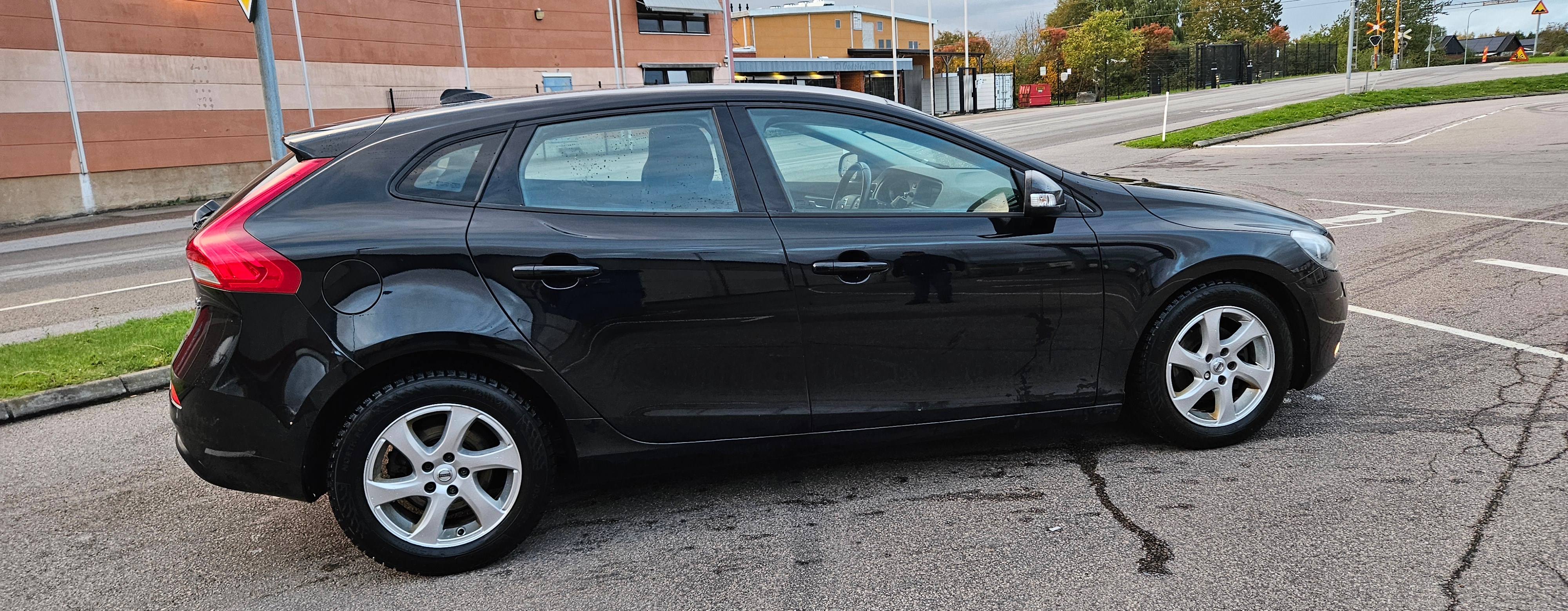 Volvo V40 D2 2015, kuva 4/6