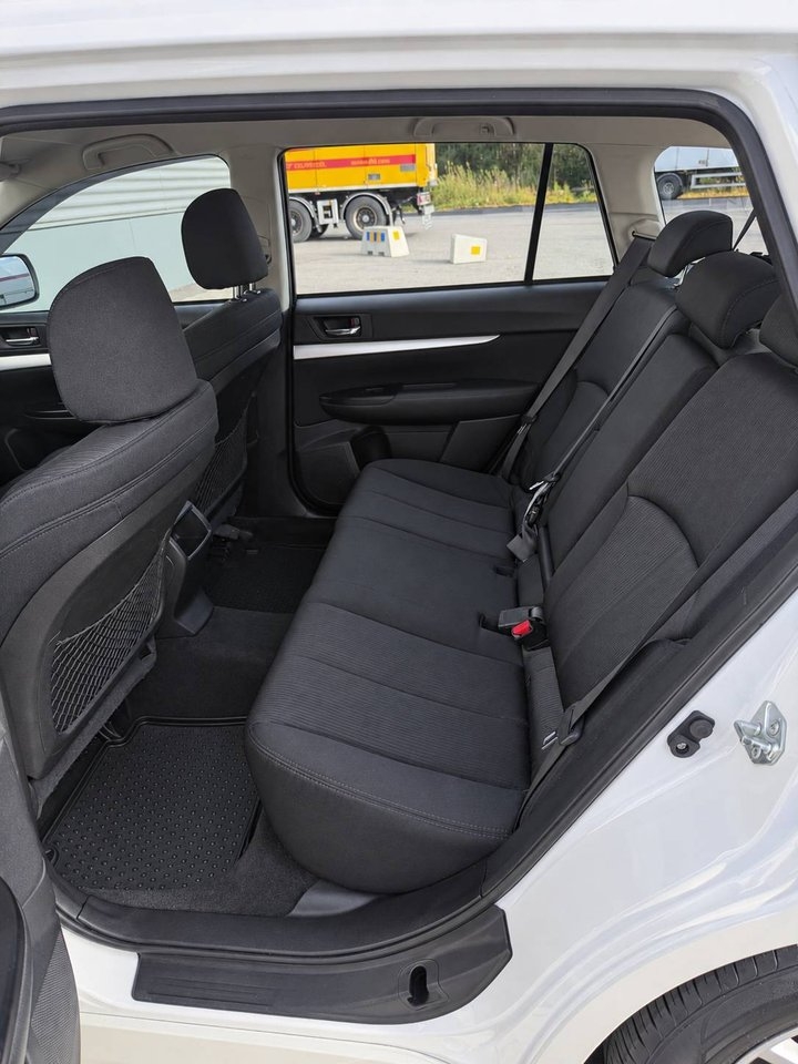 Subaru Legacy 2.0D 2011, bild 7/10
