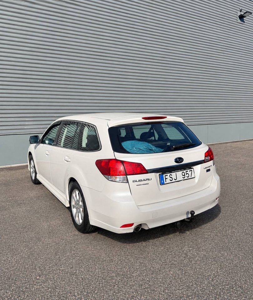 Subaru Legacy 2.0D 2011, bild 4/10