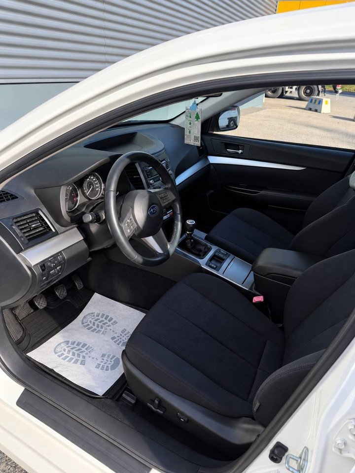 Subaru Legacy 2.0D 2011, bild 5/10
