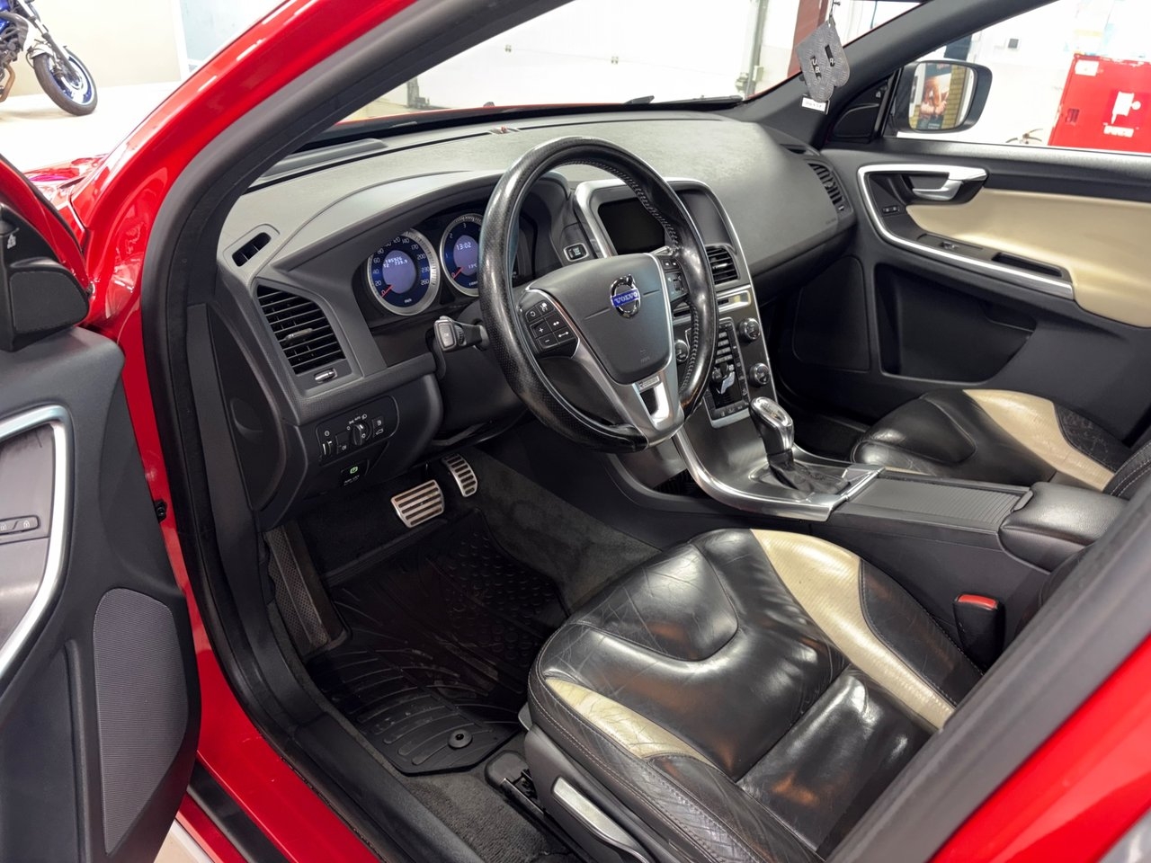 Volvo XC60 R Design 2013, bild 2/9