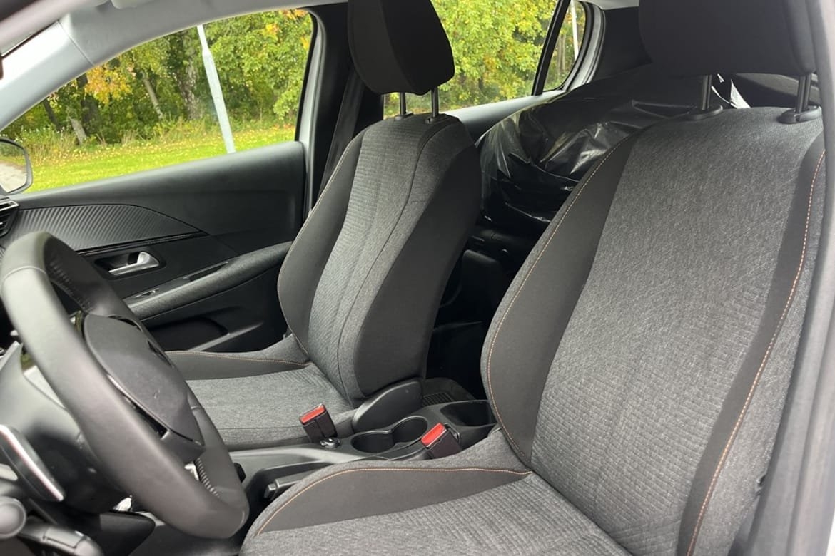 Peugeot 208 1.2 Hybrid 100 Style 2025, bild 6/10