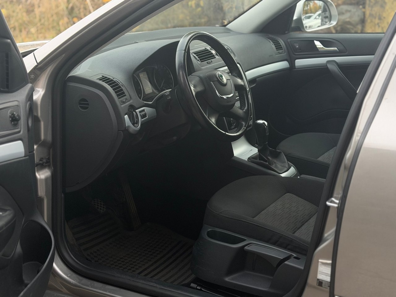 Skoda Octavia 1.4 TSI Ambiente 2010, kuva 6/9