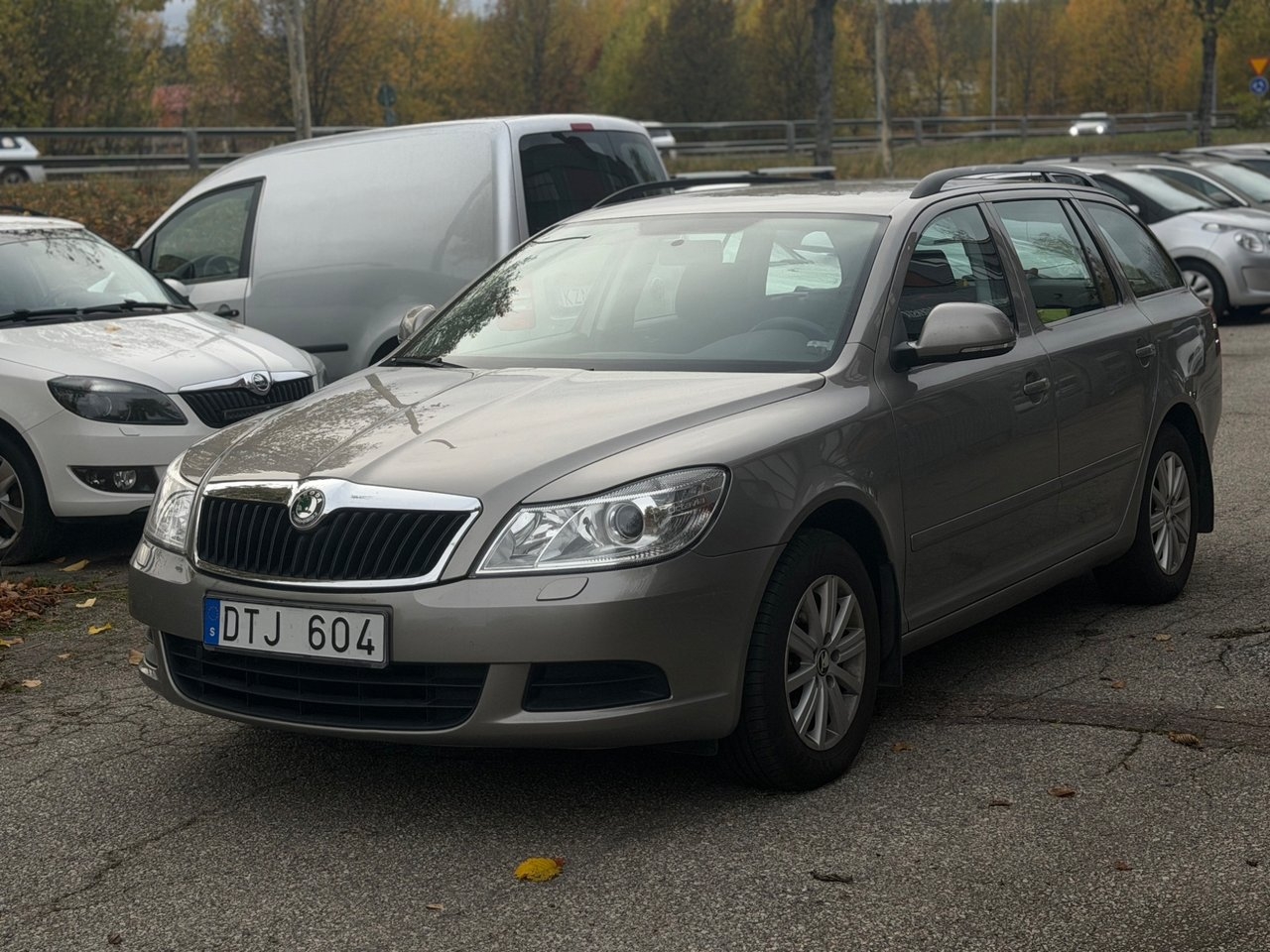 Skoda Octavia 1.4 TSI Ambiente 2010, kuva 2/9