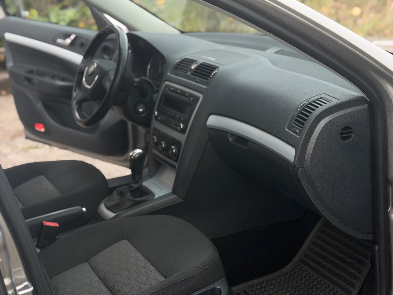 Skoda Octavia 1.4 TSI Ambiente 2010, kuva 7/9