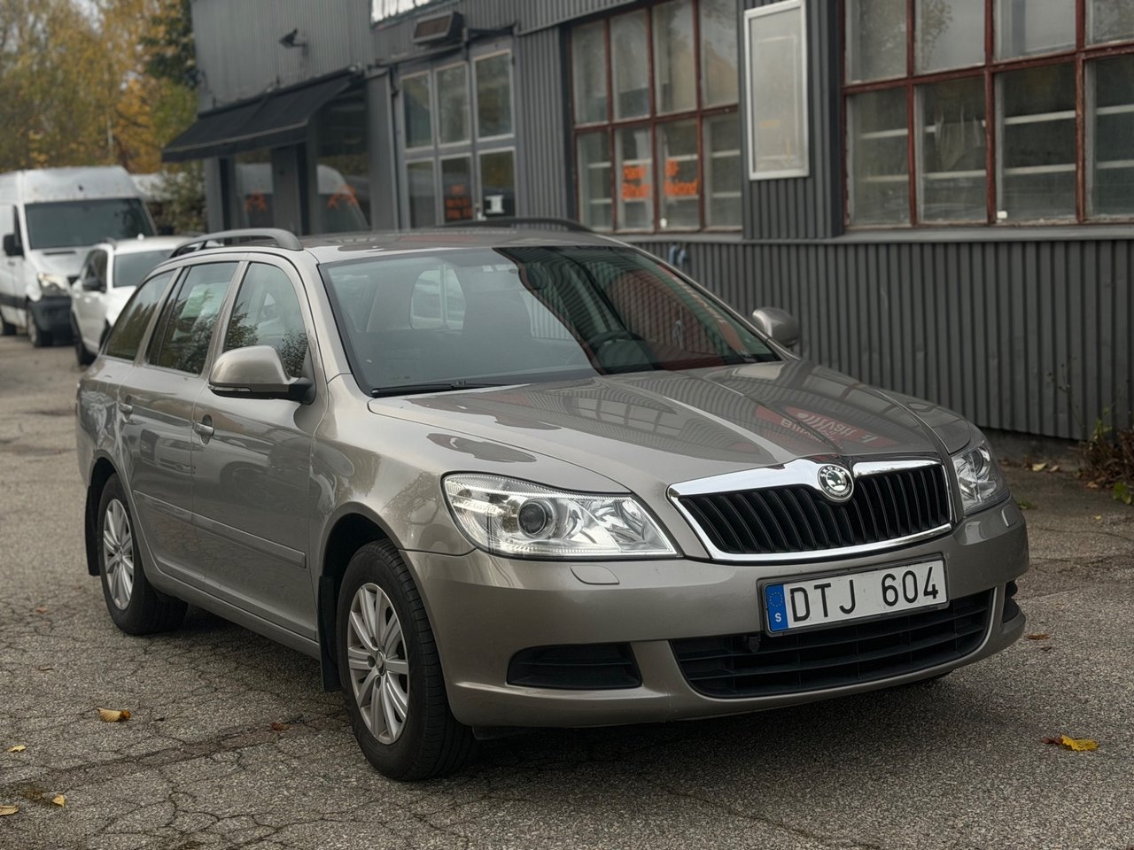 Skoda Octavia 1.4 TSI Ambiente 2010, kuva 3/9