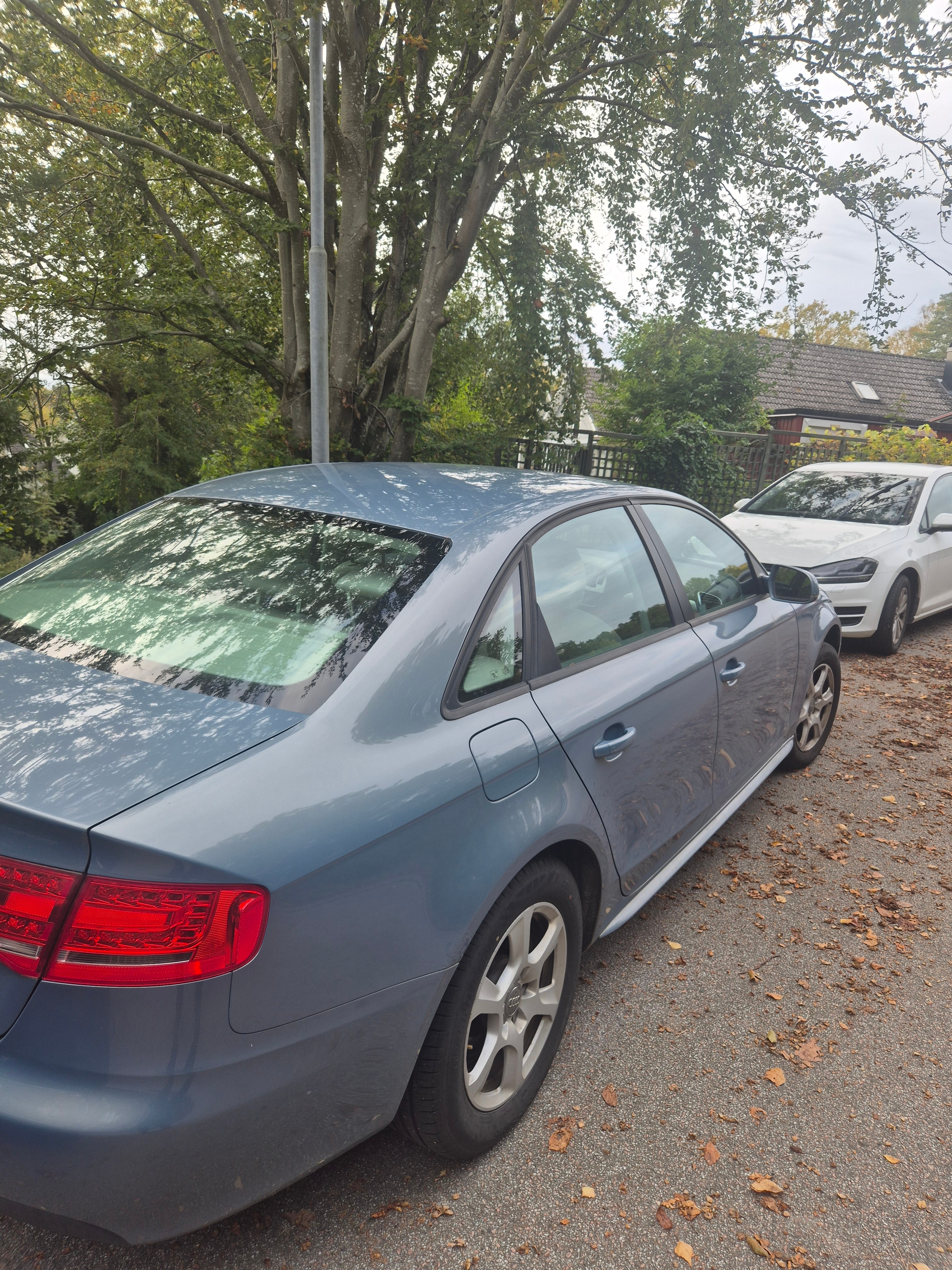 Audi A4 2.0 TDI 2010, bild 3/6