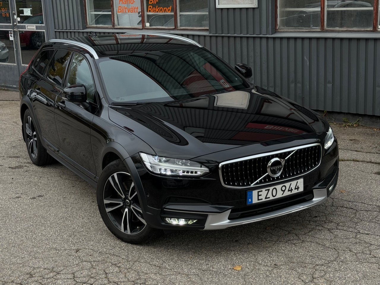 Volvo V90 Cross Country D4 Advanced 2020, bild 2/10