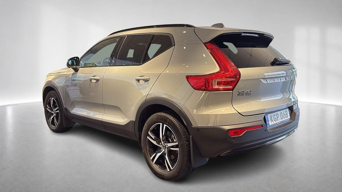 Volvo XC40 B3 Plus Dark 2025, bild 2/10