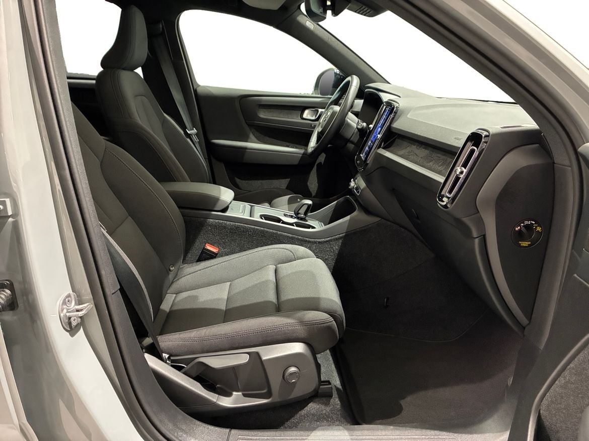 Volvo EX40 Extended Range Plus 2025, bild 5/16