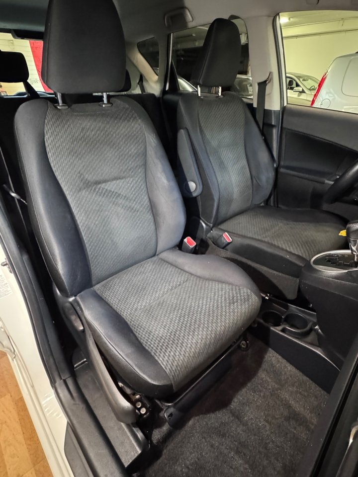 Toyota Verso-S 1.33 2012, bild 7/10
