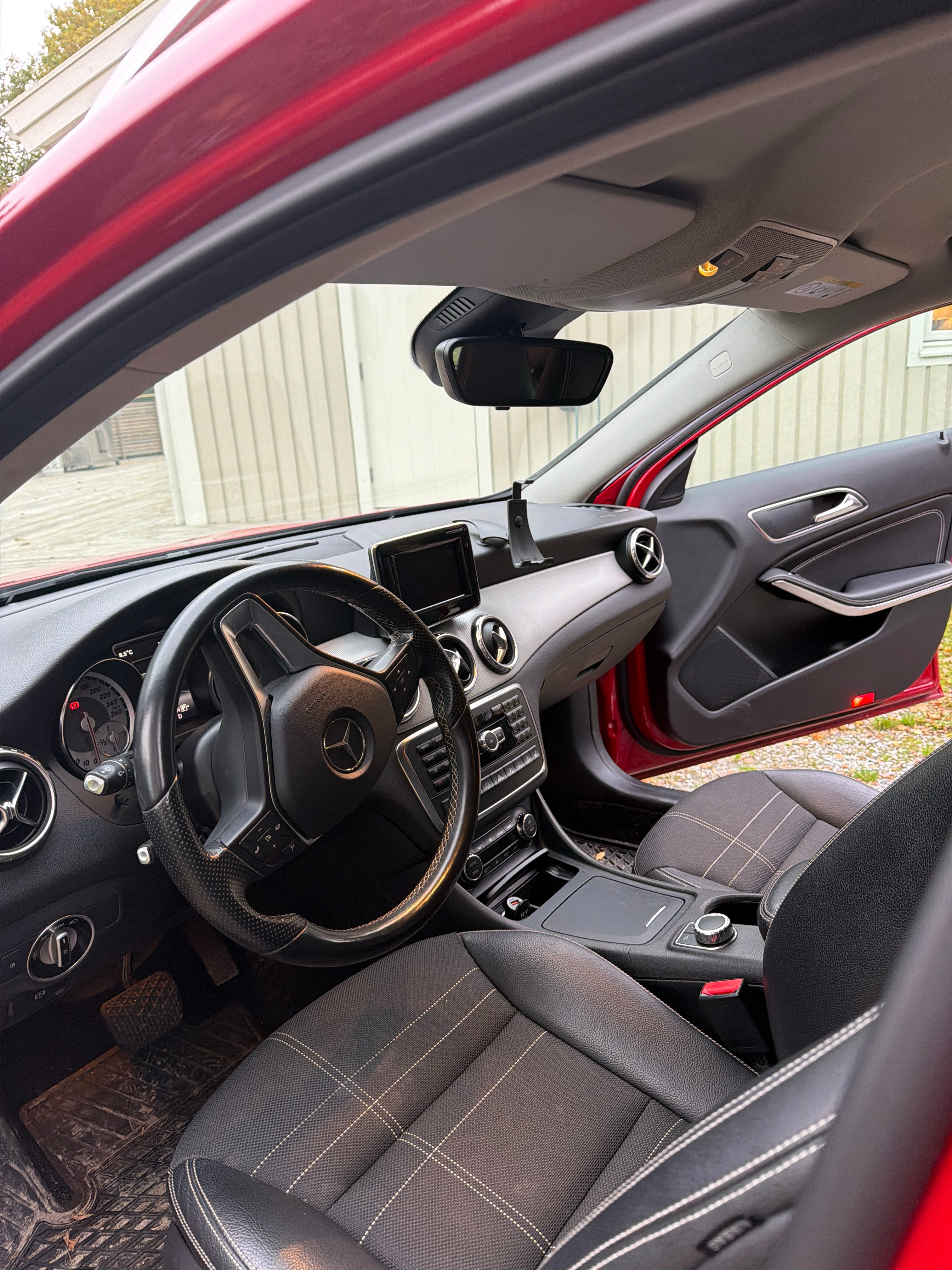 Mercedes-Benz GLA 220 CDI 4MATIC 7G-DCT 2015, bild 3/4