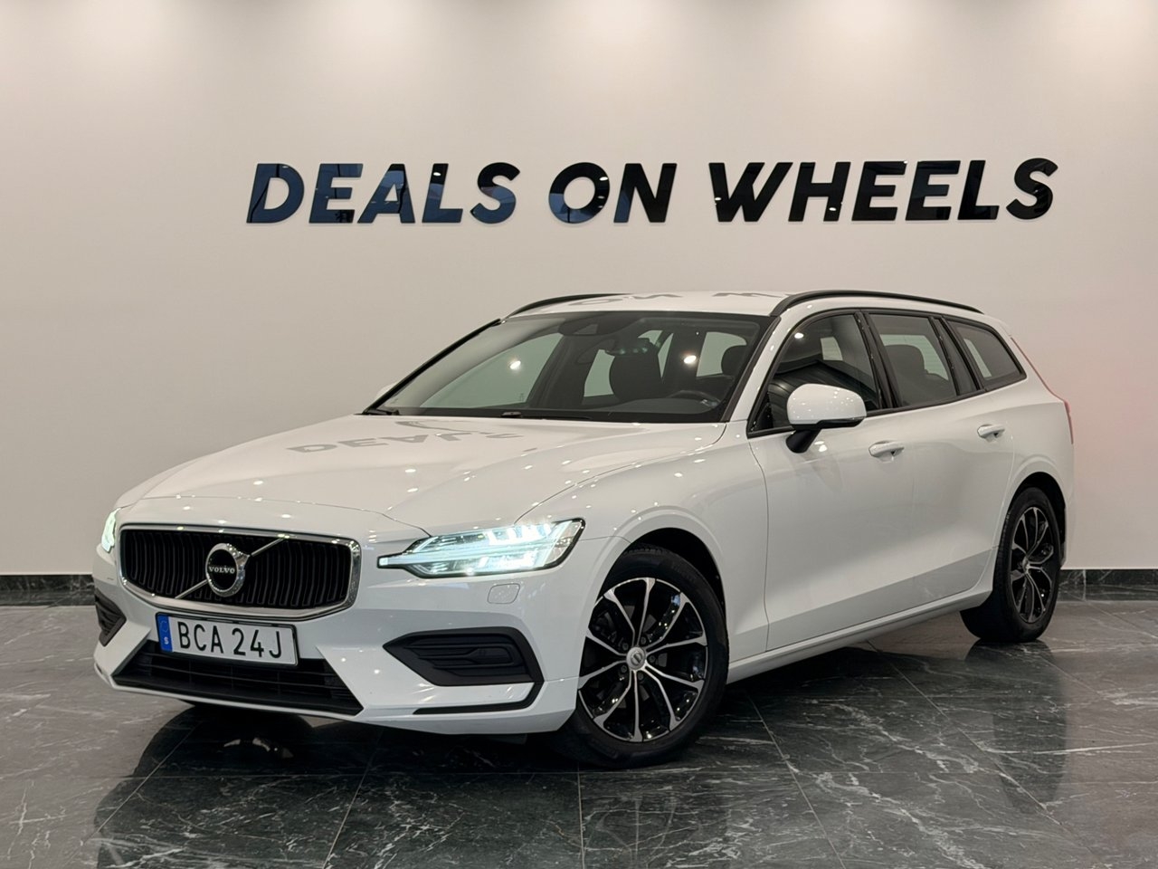 Volvo V60 D3 Momentum 2020, kuva 2/10