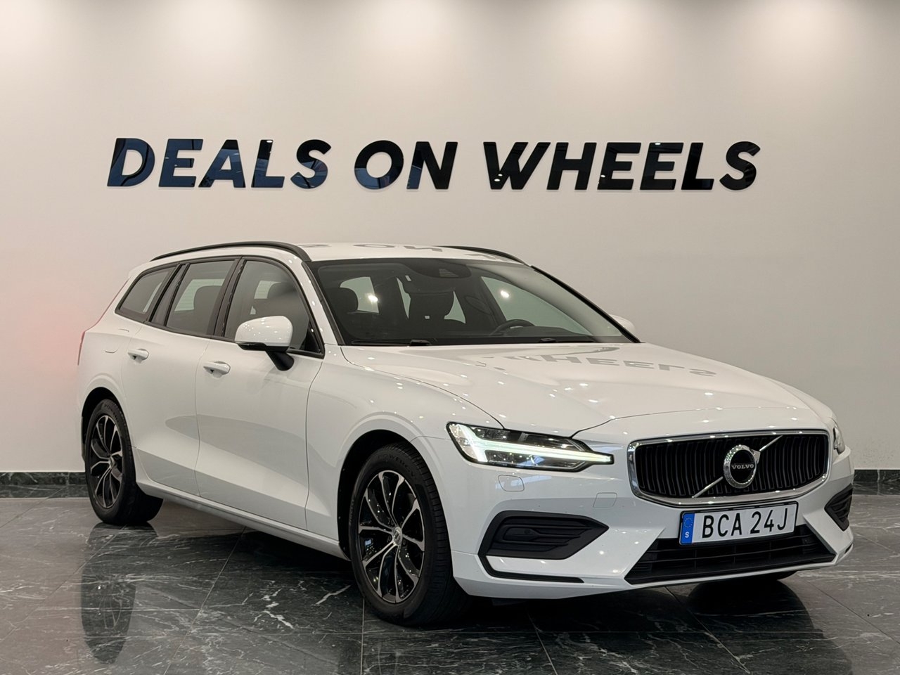 Volvo V60 D3 Momentum 2020, kuva 3/10