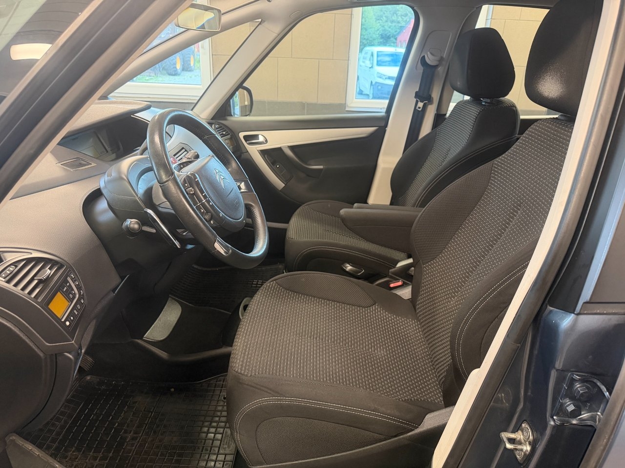 Citroen C4 Picasso e-HDi 110 FAP EGS 2012, bild 7/10
