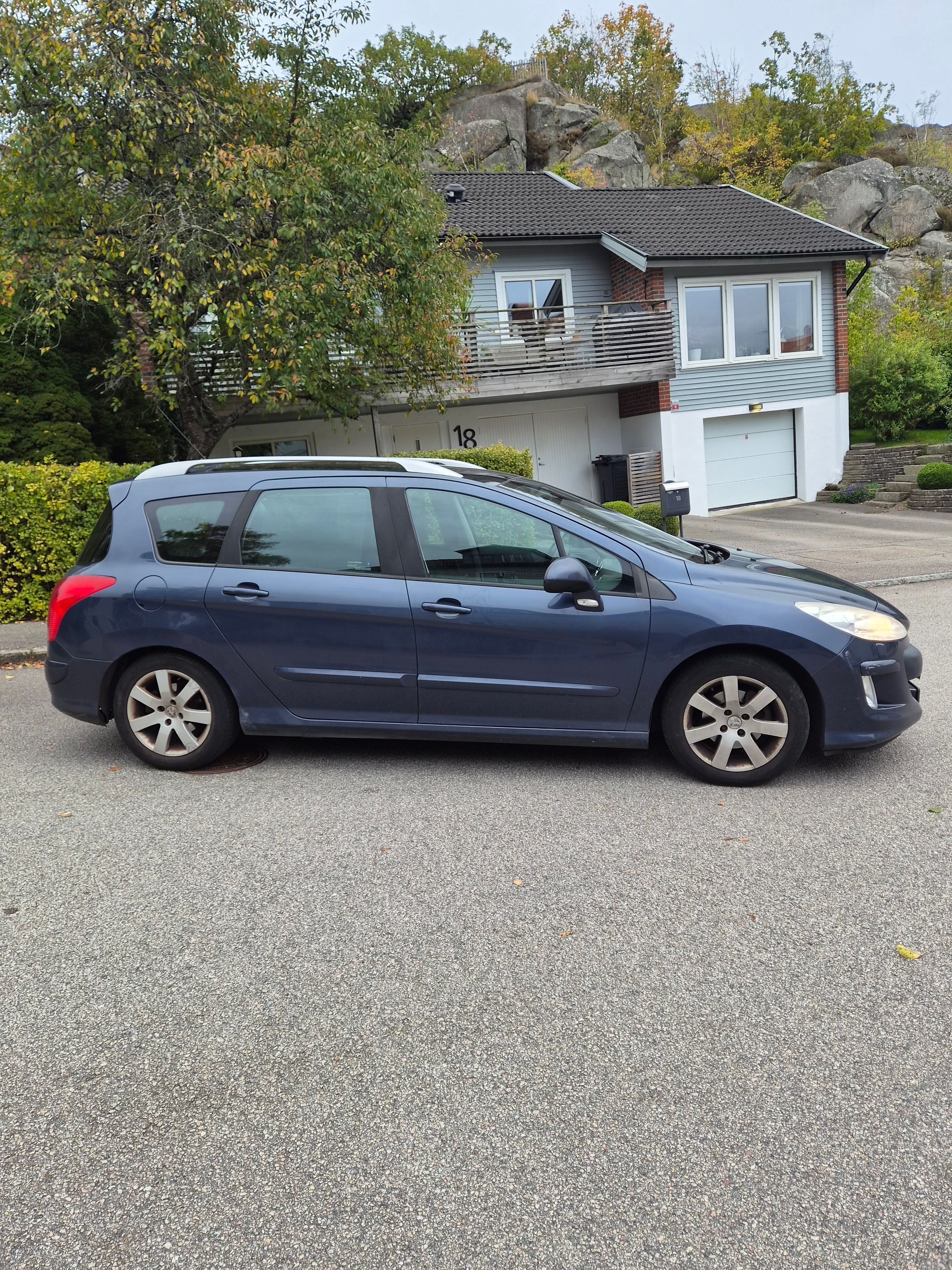 Peugeot 308 SW 1.6 HDi FAP Manuell 2009, bild 4/10