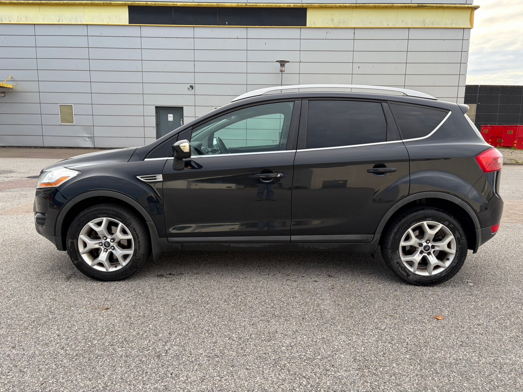 Ford Kuga 2.0 TDCi DPF 2011, bild 3/6