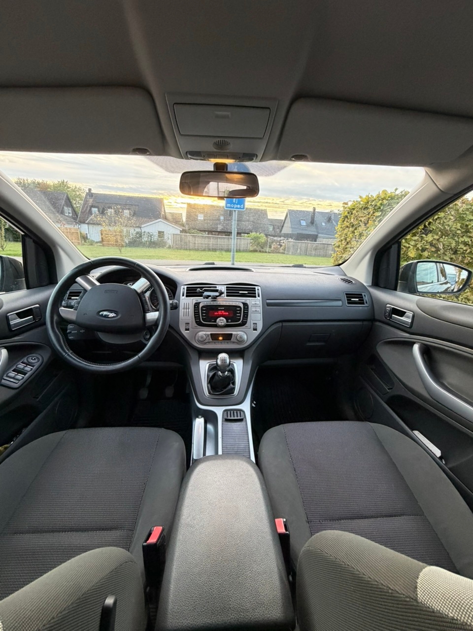 Ford Kuga 2.0 TDCi DPF 2011, bild 4/6