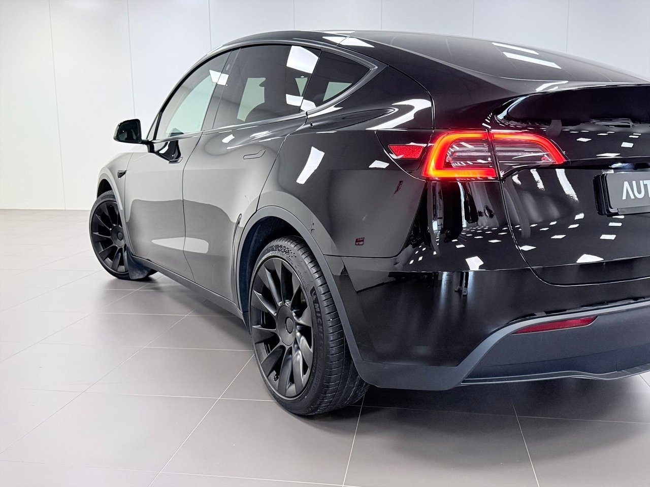 Tesla Model Y 2023, bild 5/10