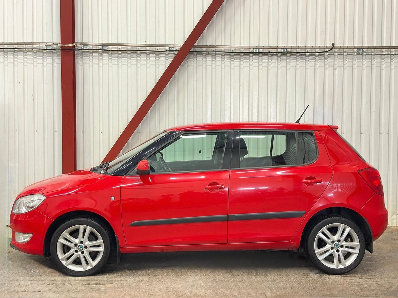 Skoda Fabia 1.6 TDI 2011, bild 4/26