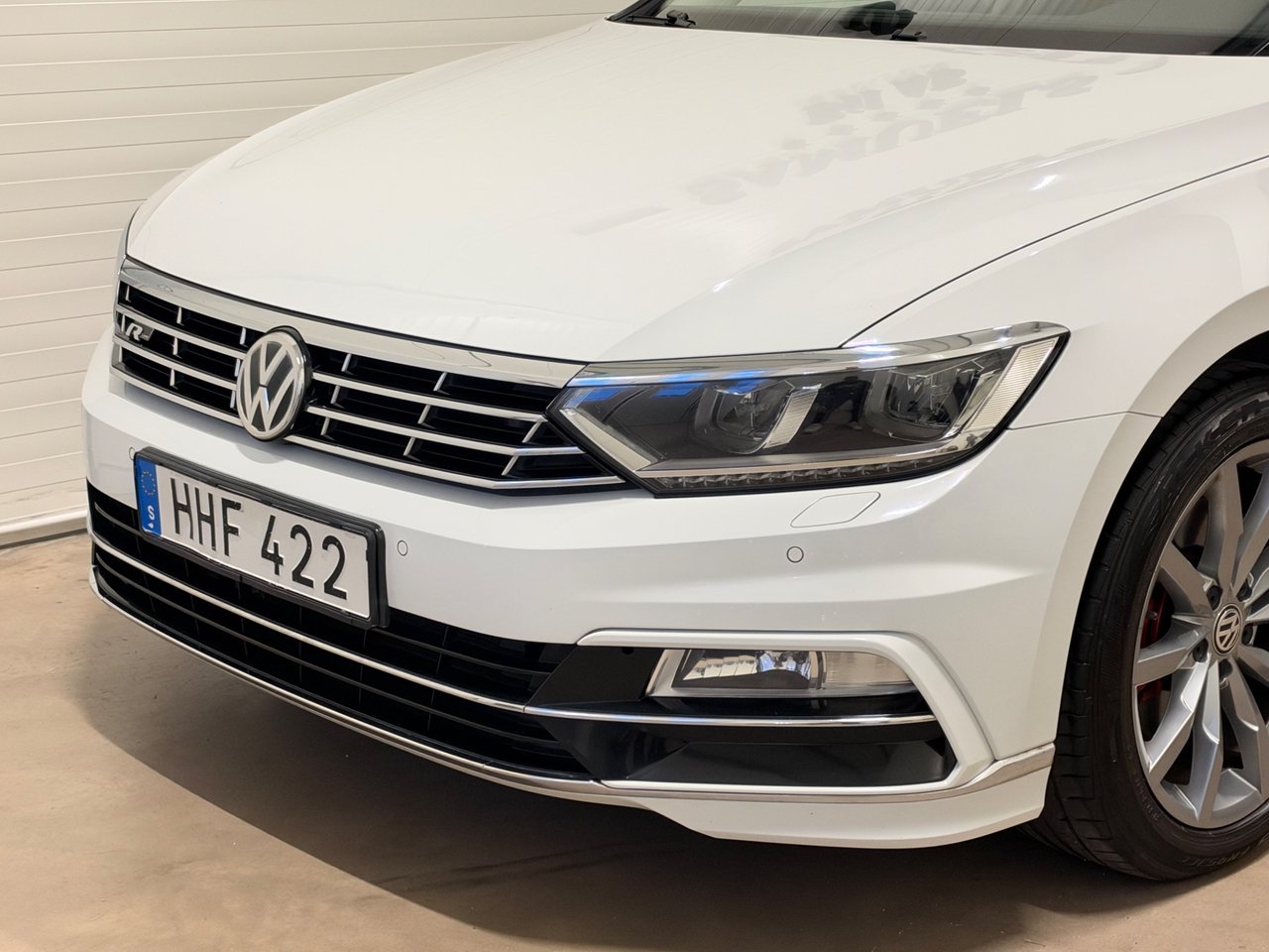 Volkswagen Passat 2.0 TDI SCR R-Line 2018, photo 3/10