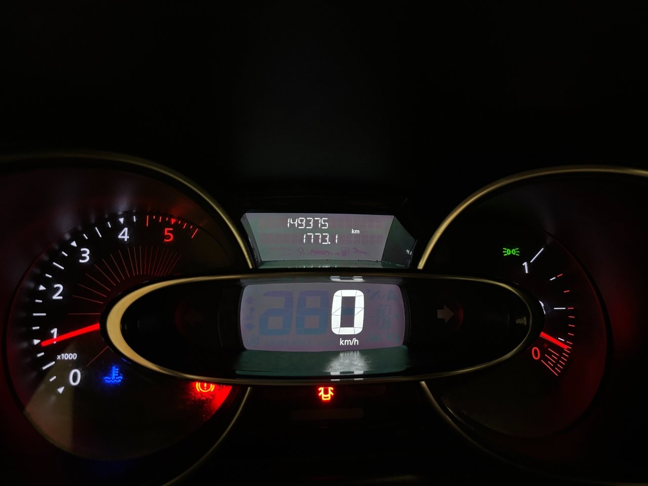 Renault Clio dCi 90 Dynamique 2016, bild 7/10