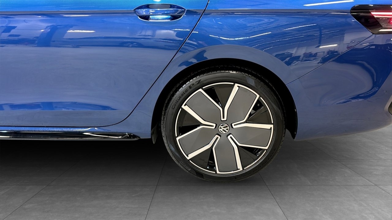 Volkswagen Passat 2025, bild 6/10