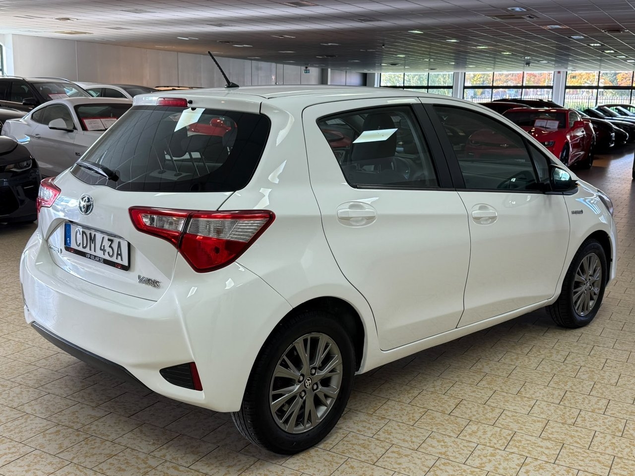 Toyota Yaris 1.5 Hybrid Active 2020, photo 7/10