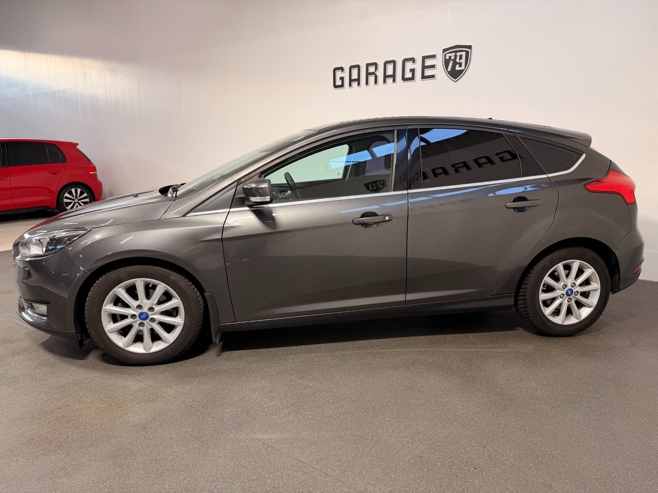 Ford Focus 1.0 EcoBoost Titanium 2016, bild 2/10