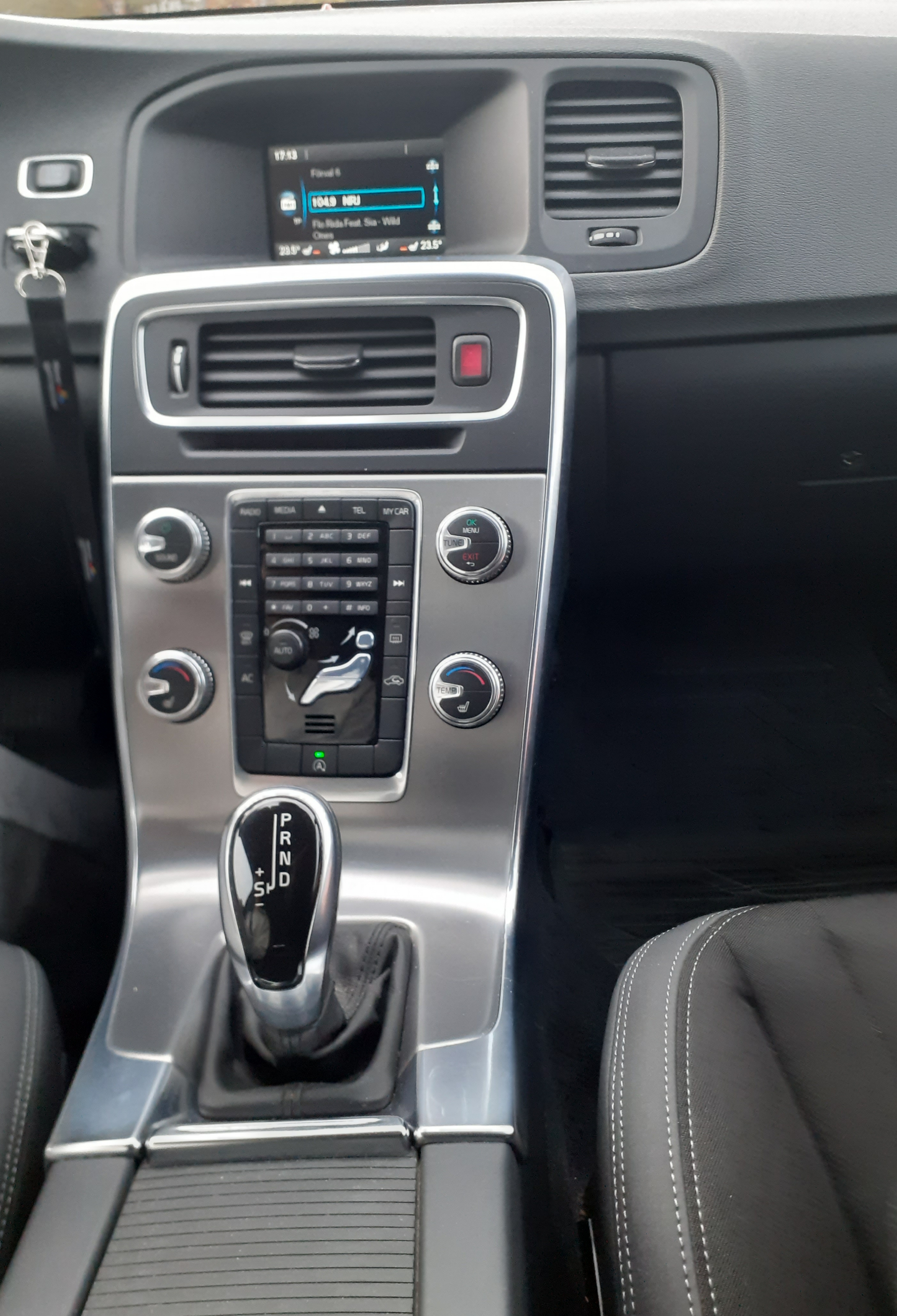 Volvo V60 D2 Powershift 2015, bild 8/8