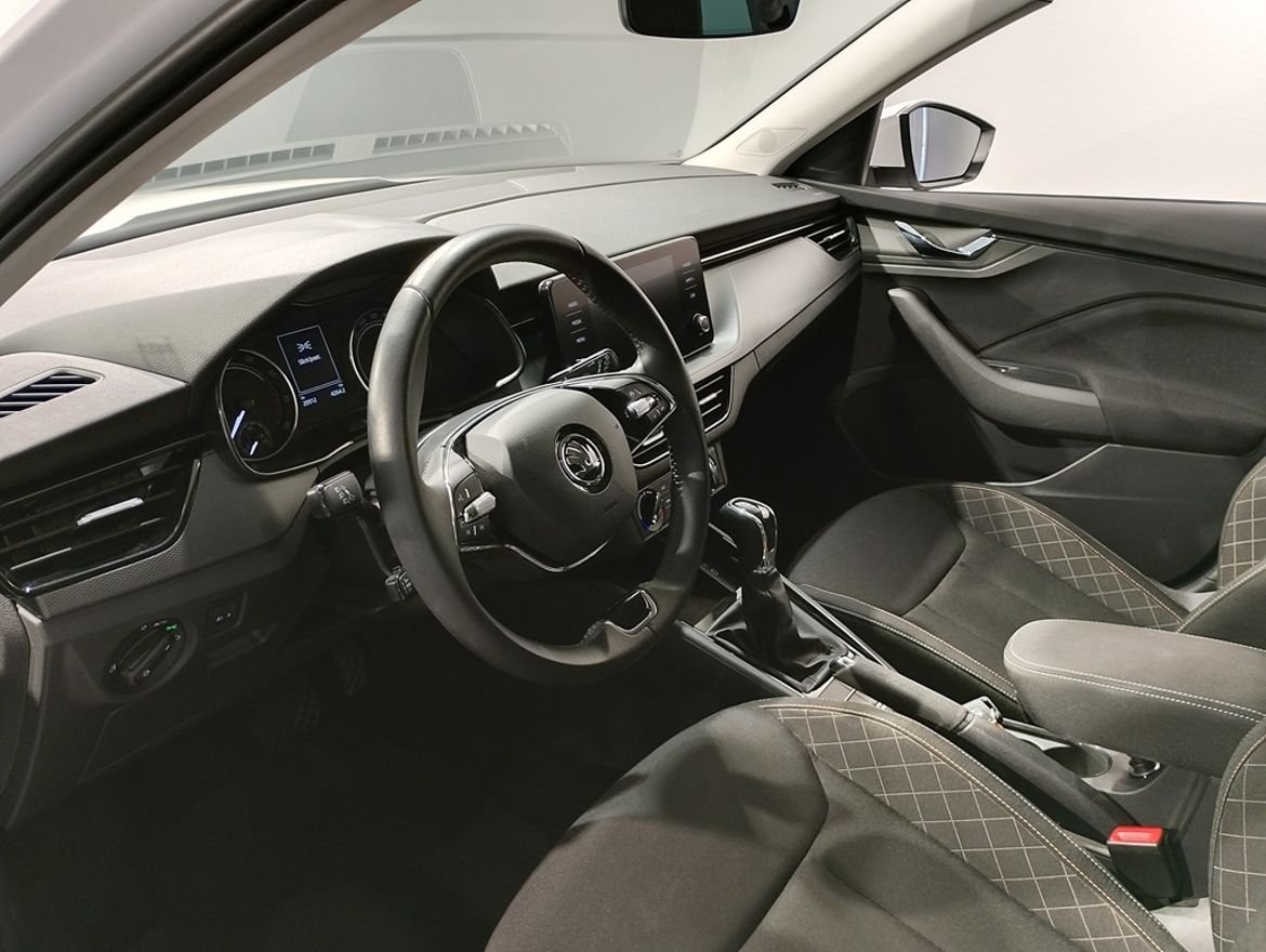 Skoda Kamiq 1.0 TSI Ambition 2023, bild 7/13