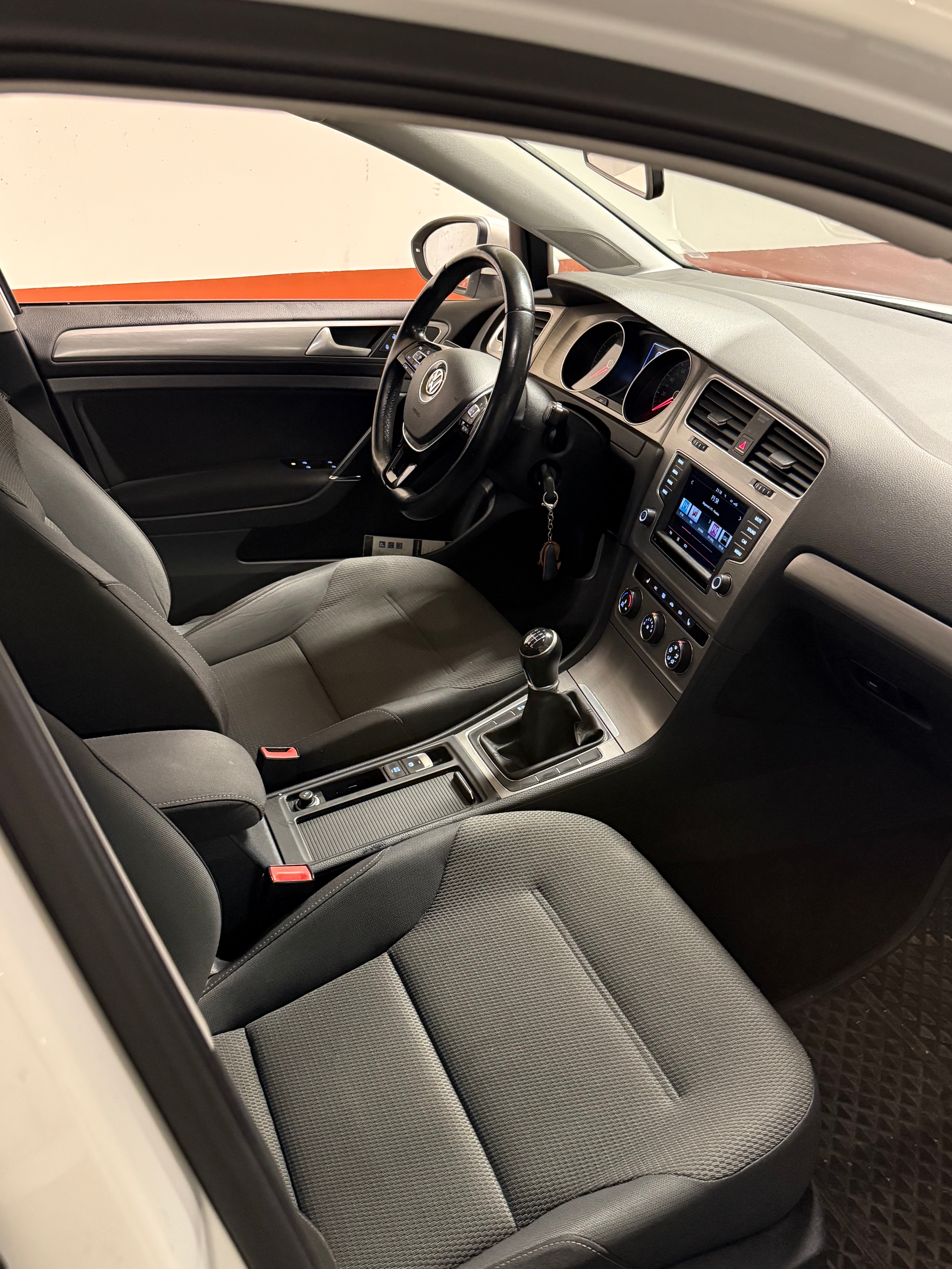 Volkswagen Golf 1.2 TSI 2016, bild 6/8