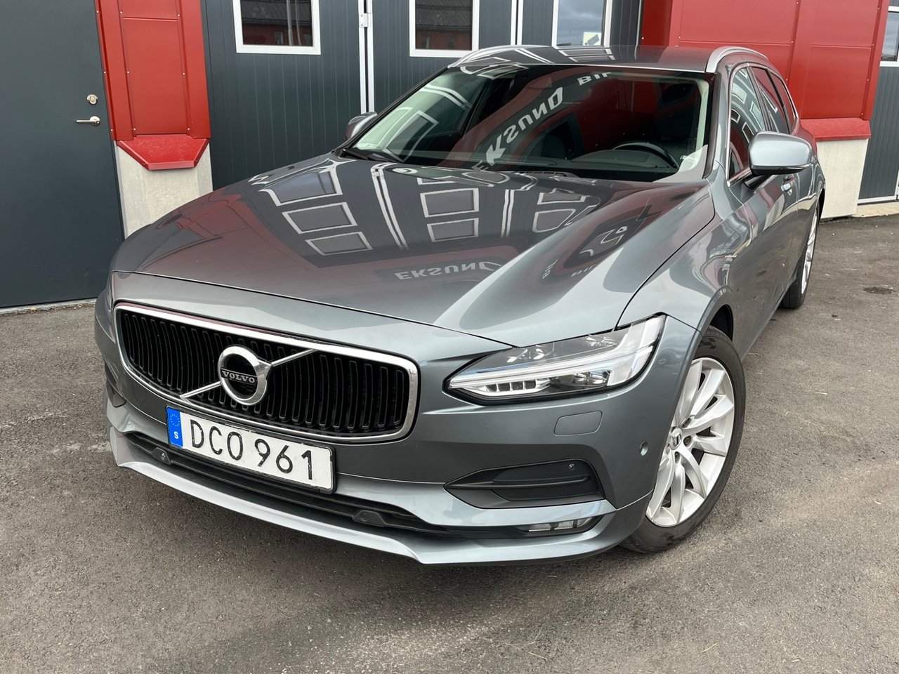 Volvo V90 D4 Business Advanced 2017, bild 2/10