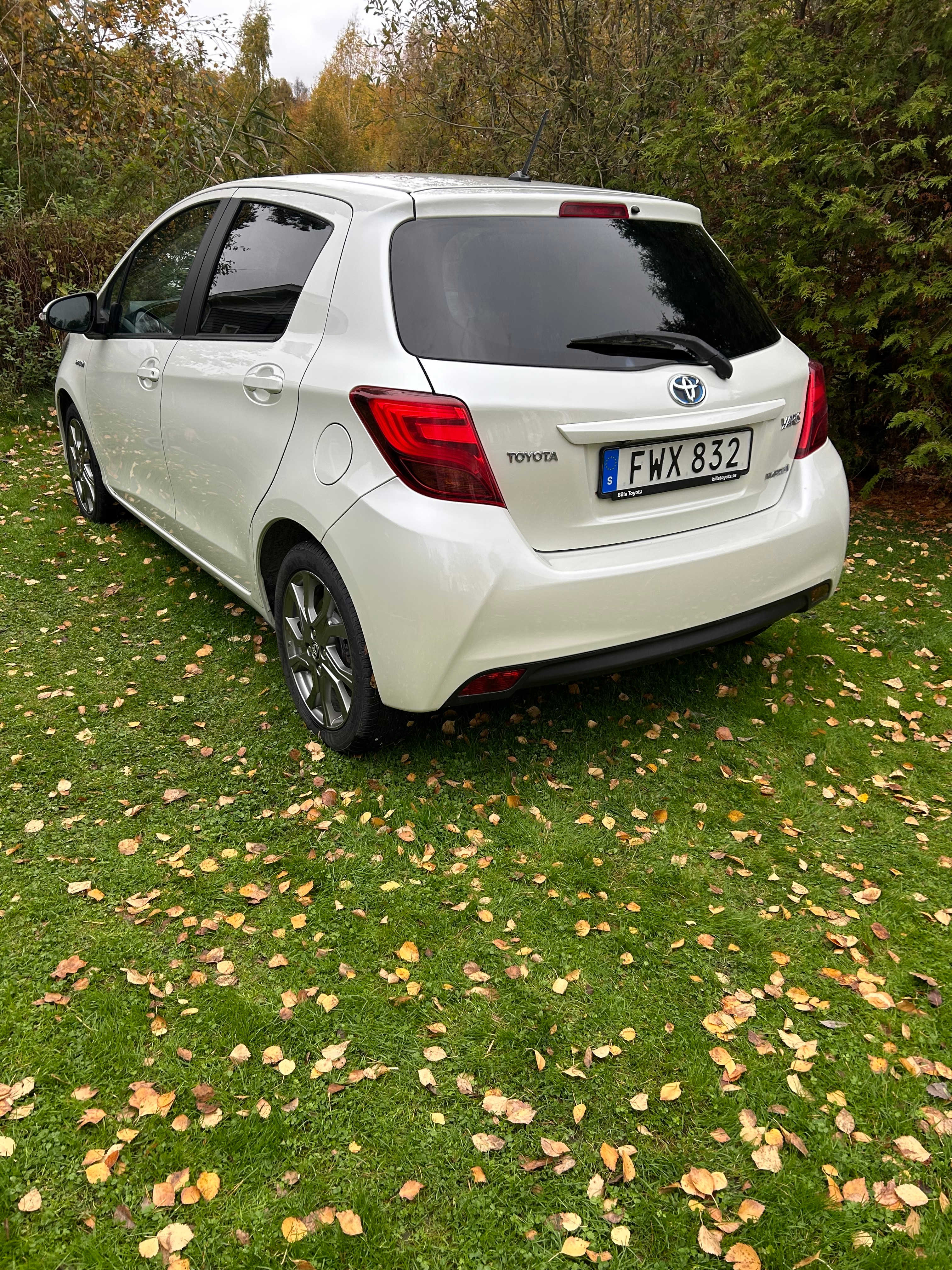 Toyota Yaris Hybrid e-CVT 2017, kuva 4/6