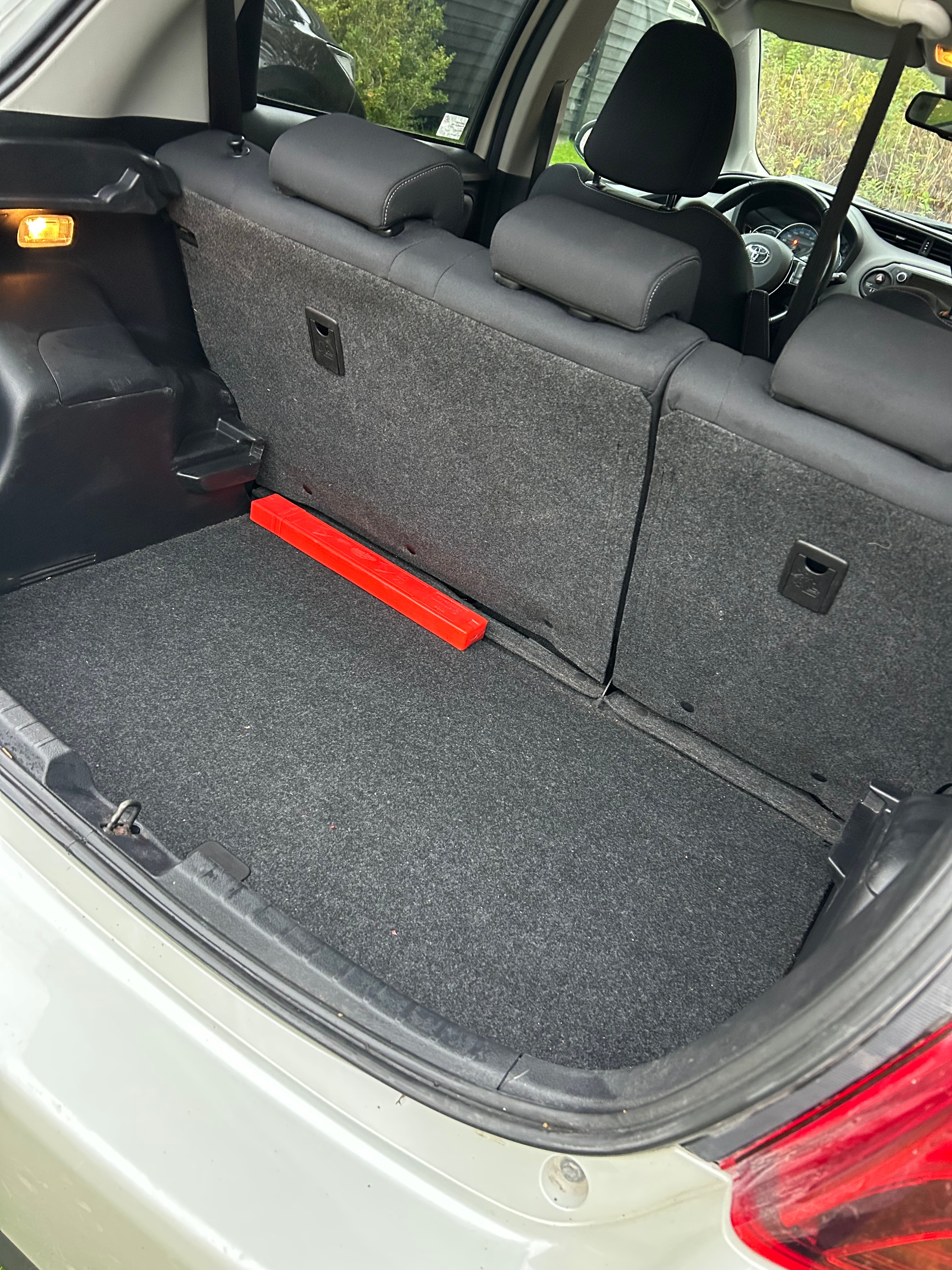 Toyota Yaris Hybrid e-CVT 2017, kuva 3/6