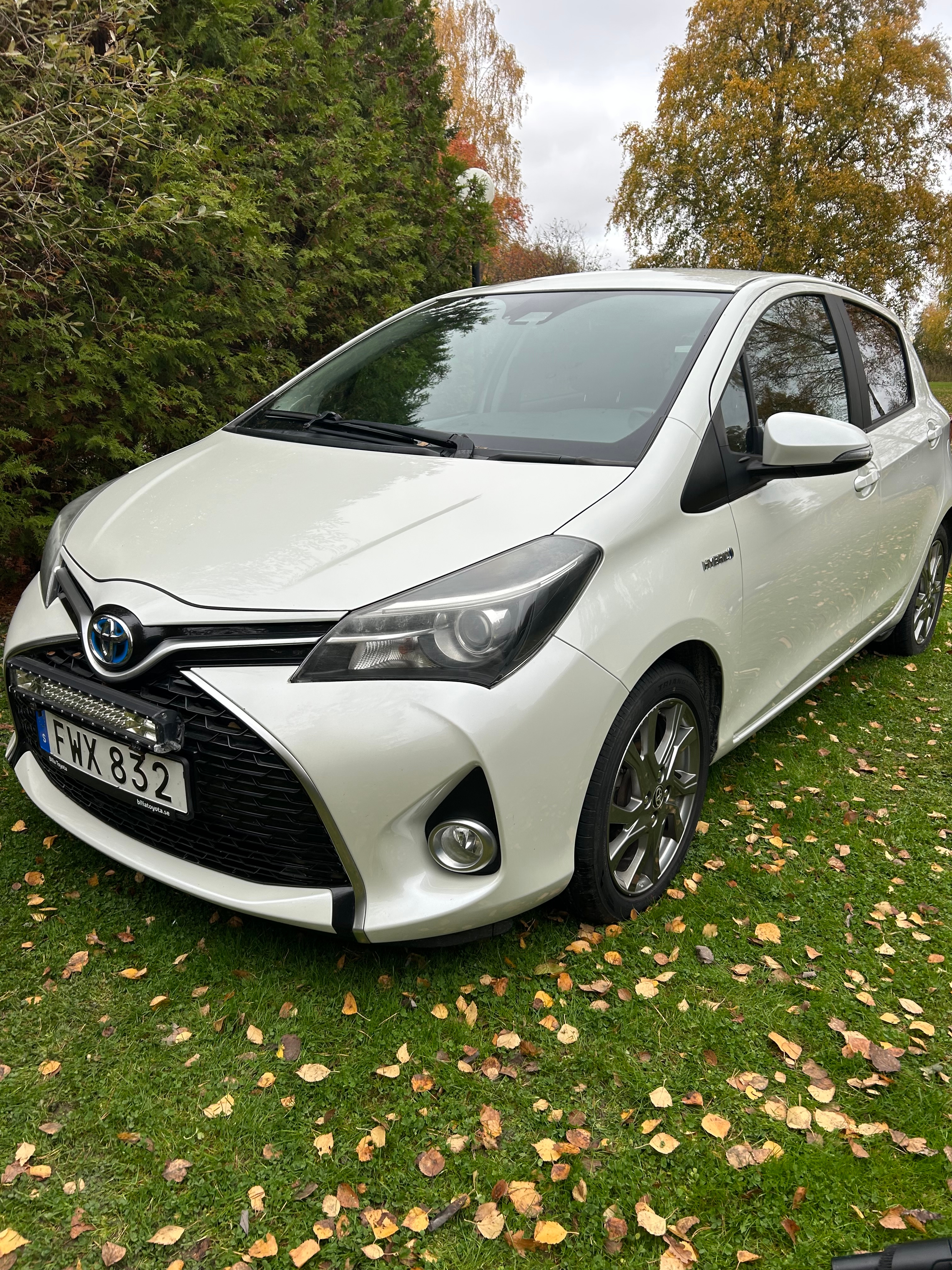 Toyota Yaris Hybrid e-CVT 2017, kuva 2/6