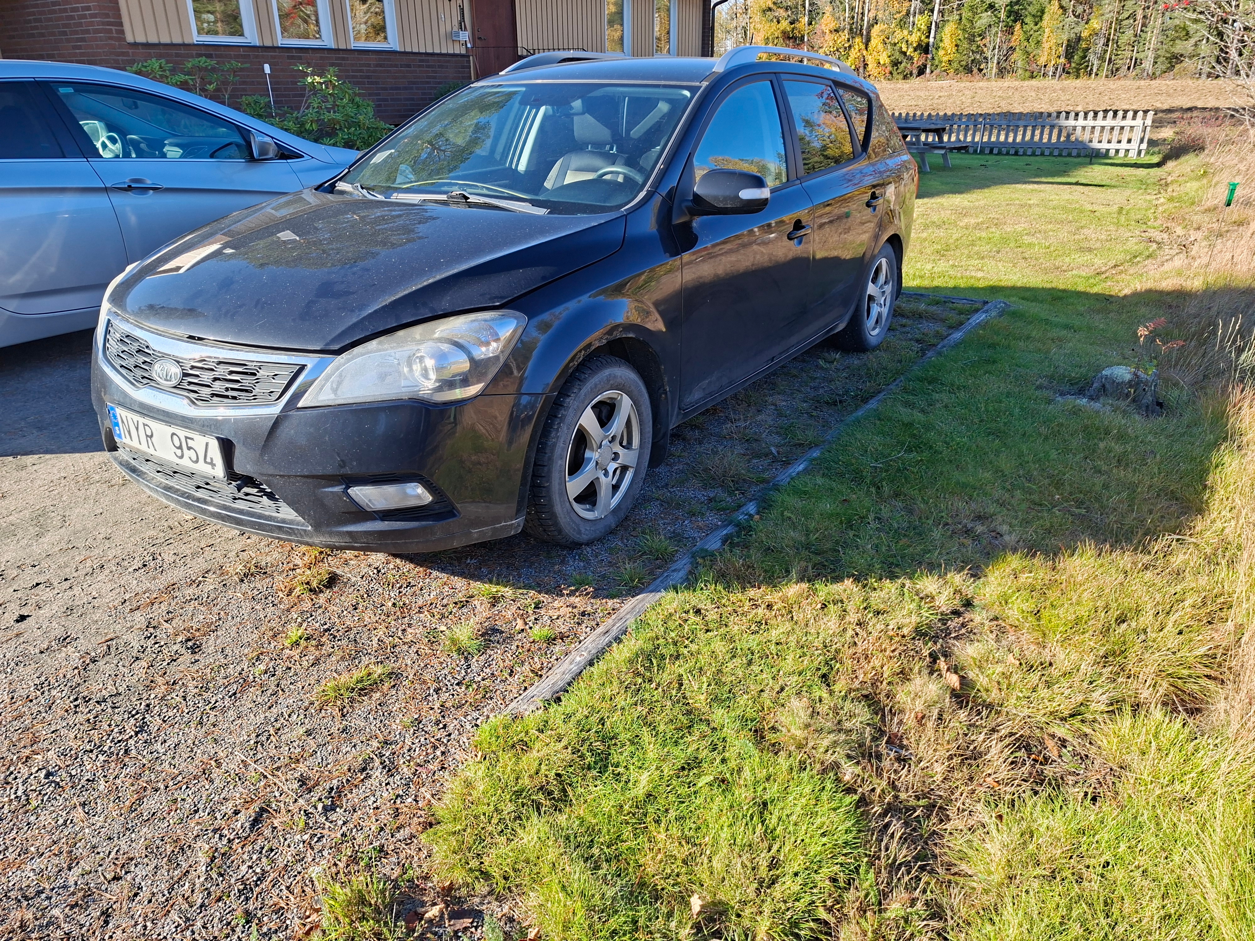 Kia Ceed 1.6 CRDi 128 2011, bild 2/3