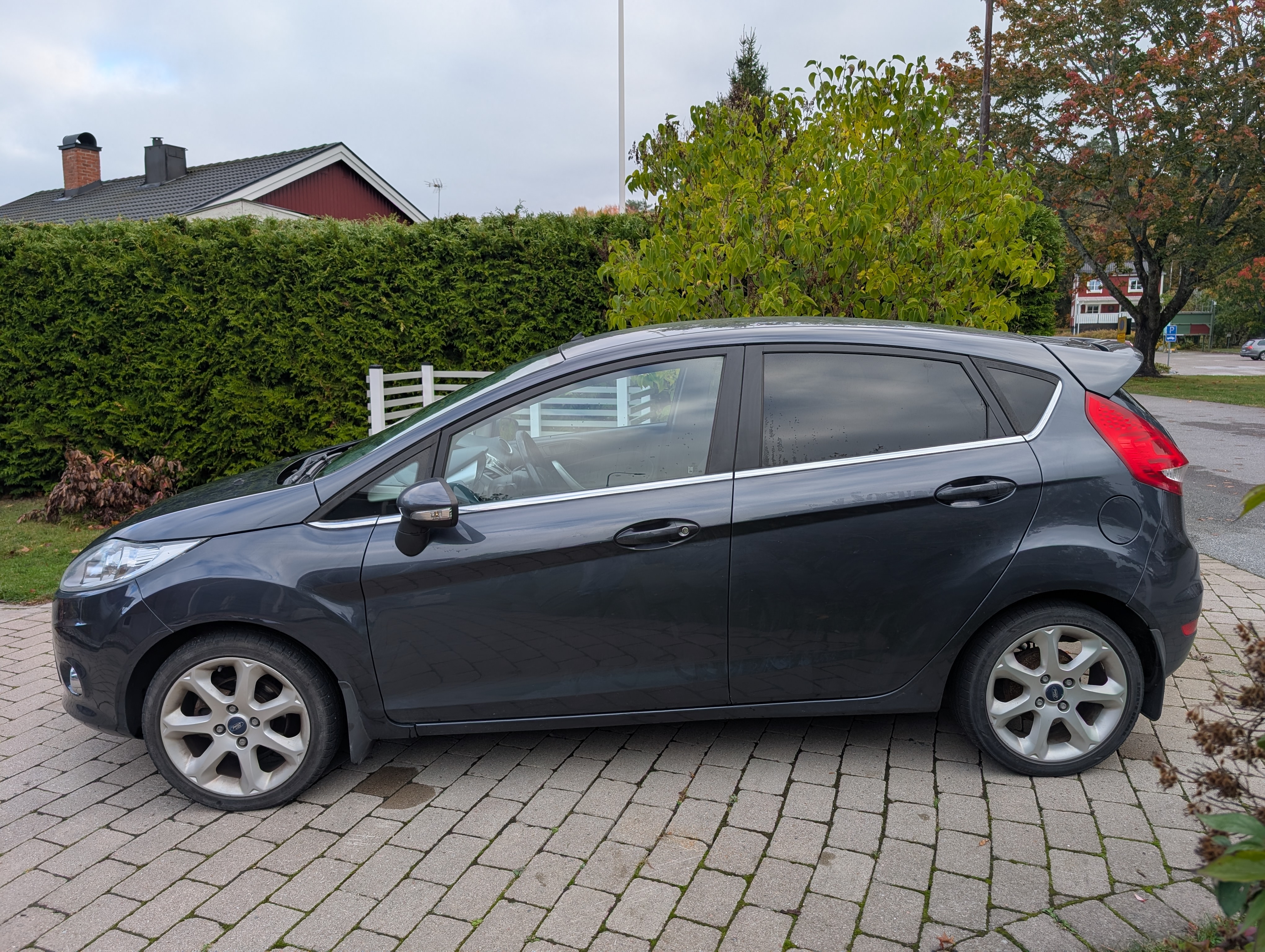 Ford Fiesta 1.25 Titanium 2010, bild 2/10