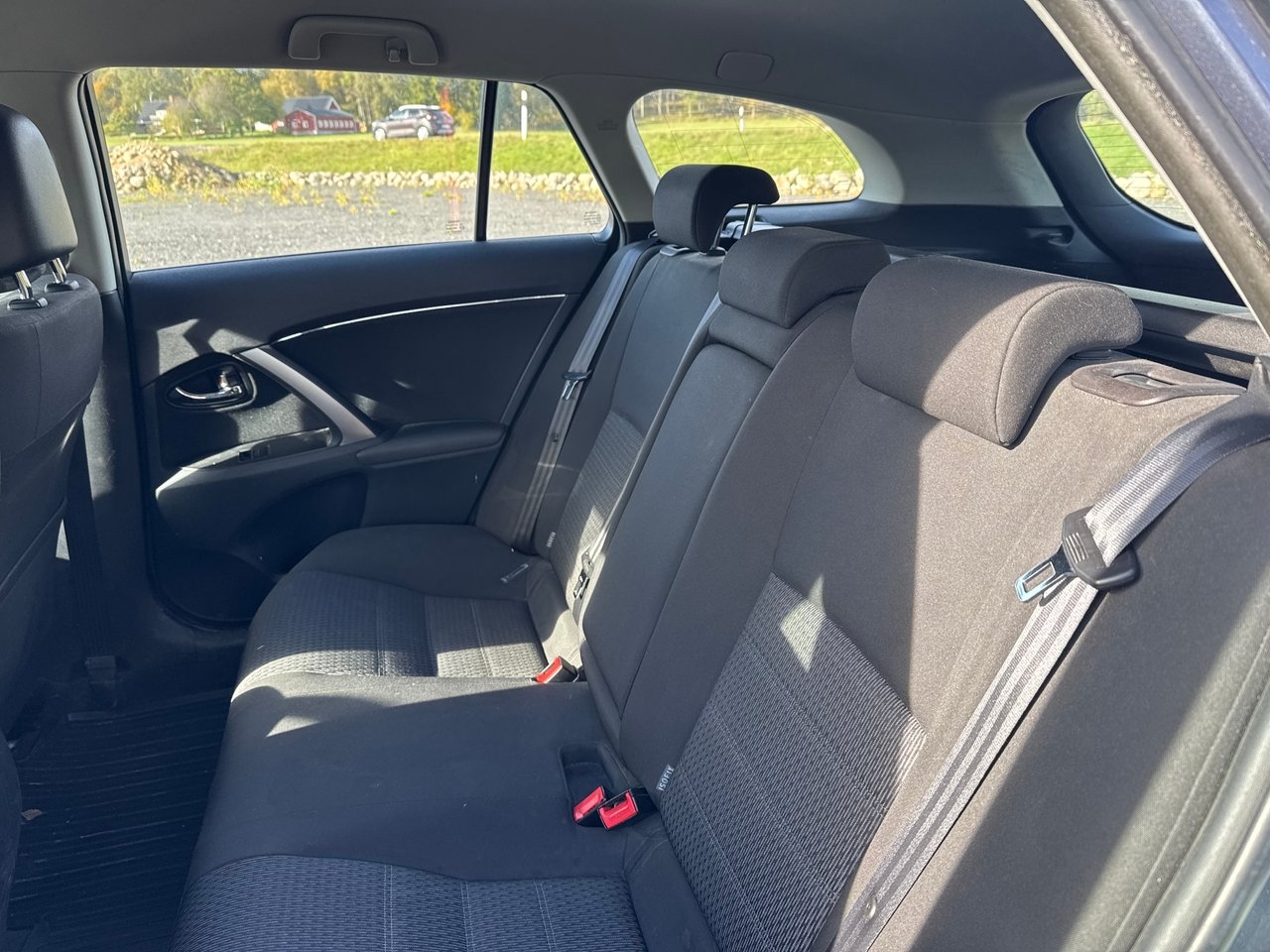 Toyota Avensis 2.0 D-4D Business 2012, bild 7/10