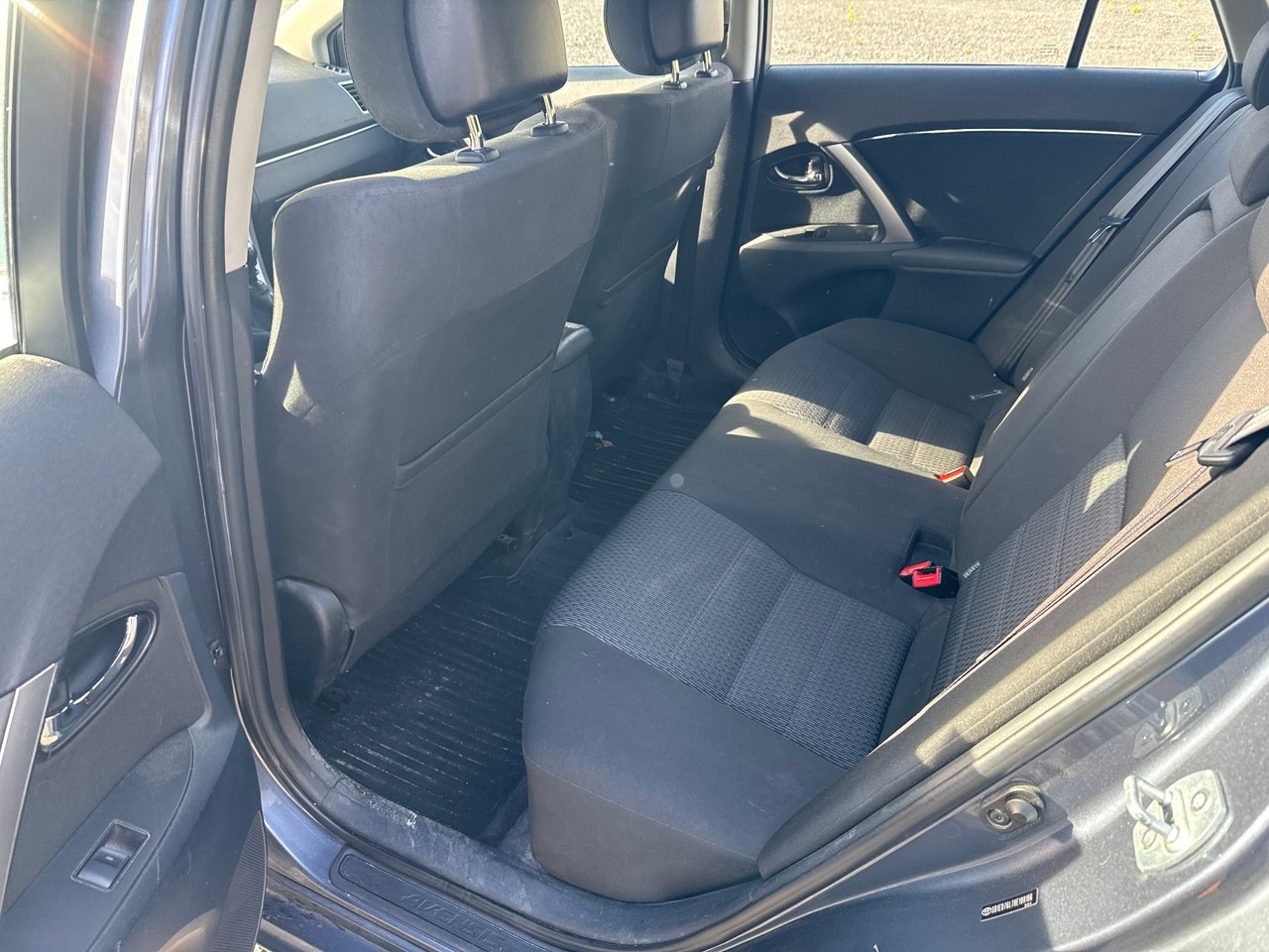 Toyota Avensis 2.0 D-4D Business 2012, bild 6/10