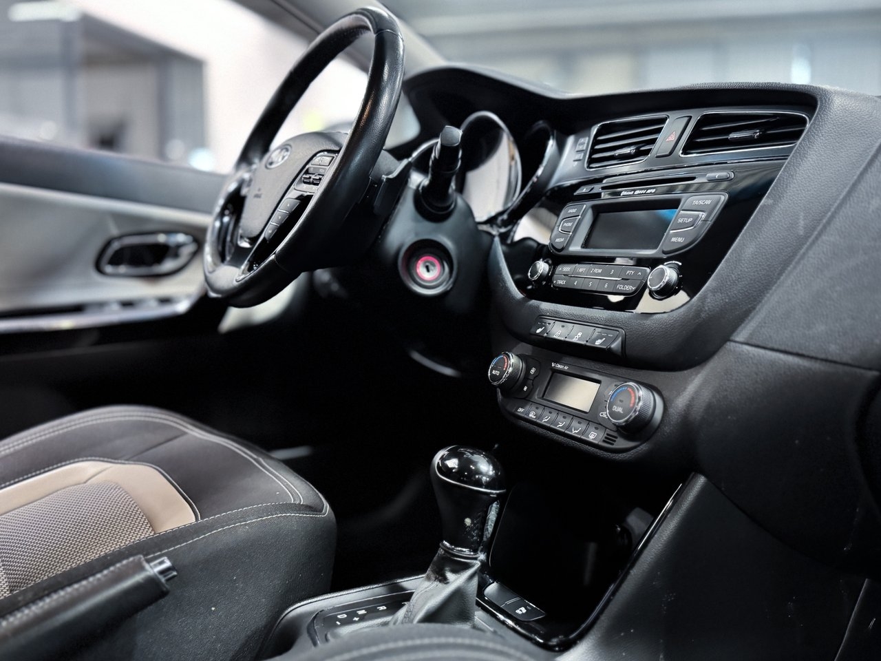 Kia Ceed 1.6 CRDi 128 2013, bild 6/10