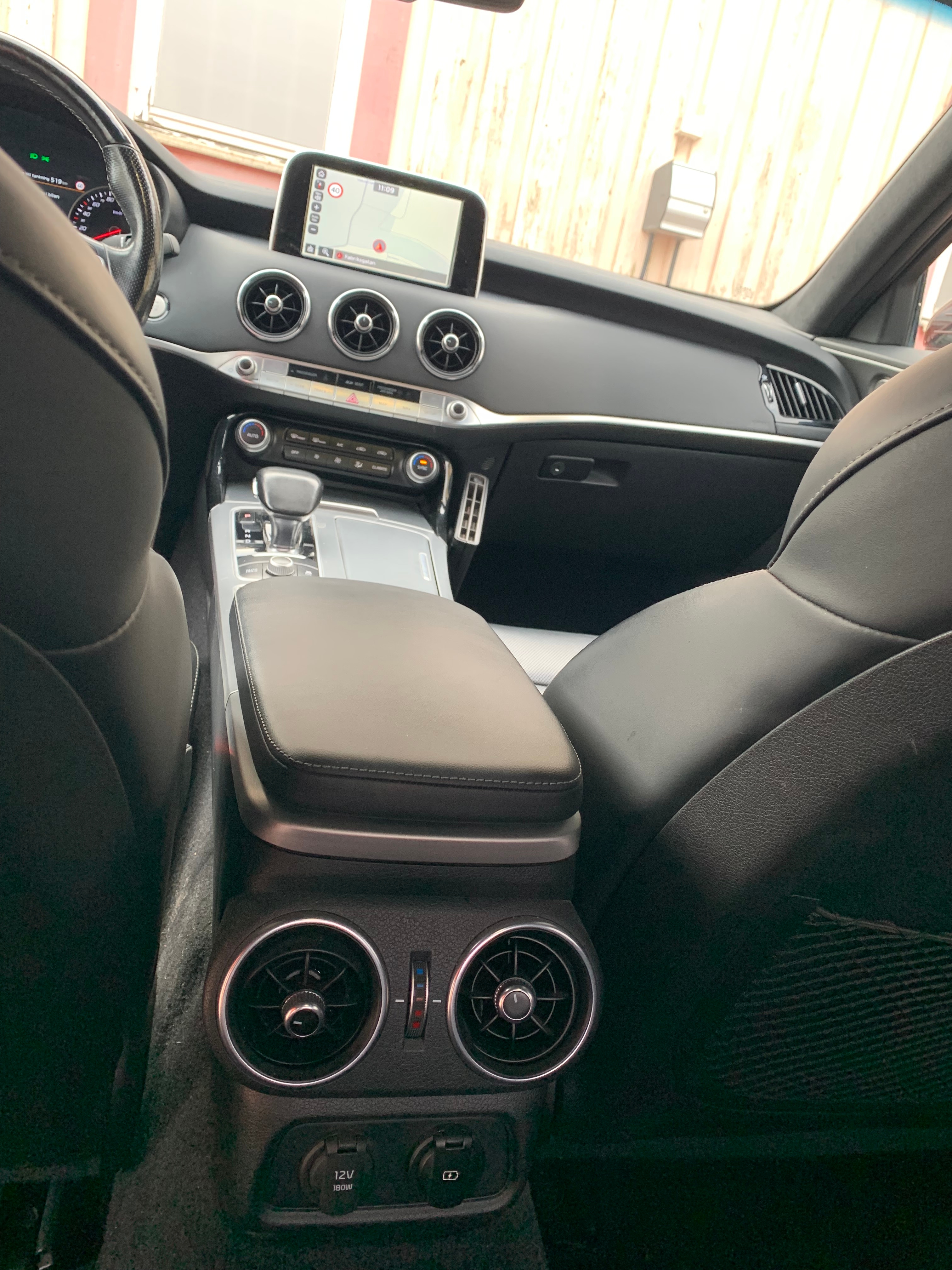 Kia Stinger 3.3 T-GDI V6 GT 2018, bild 7/9