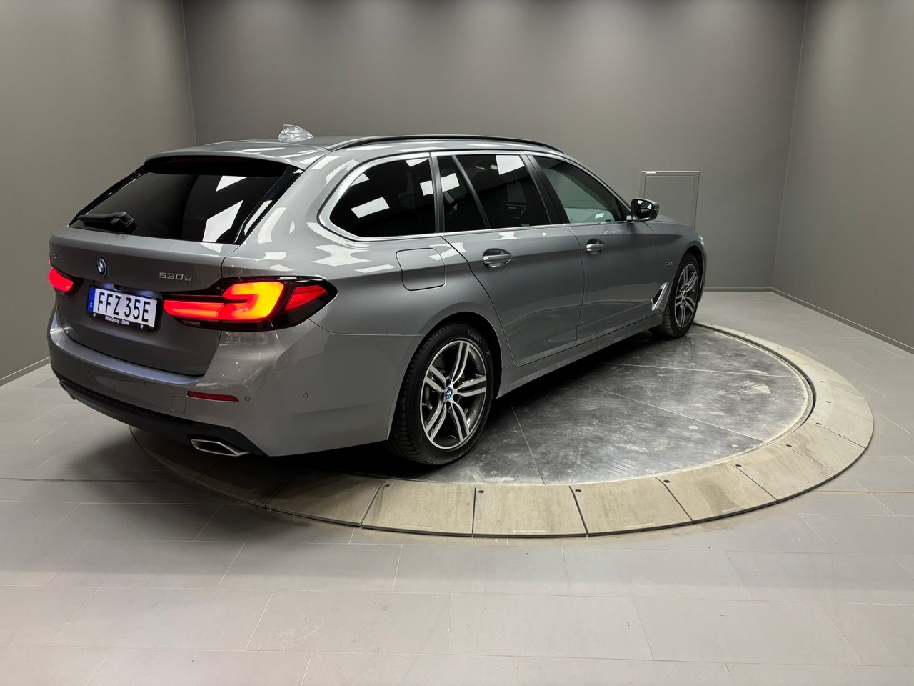 BMW 530e Sport Line 2023, bild 5/10