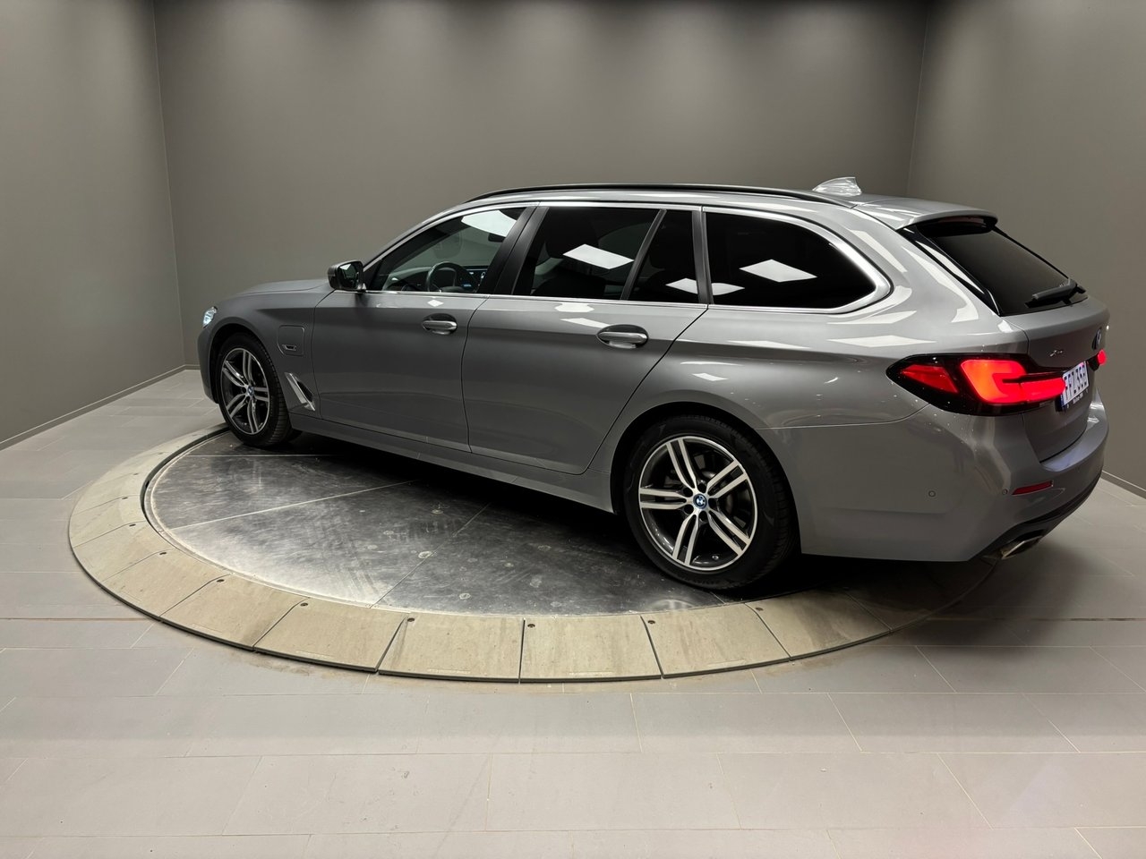 BMW 530e Sport Line 2023, bild 3/10
