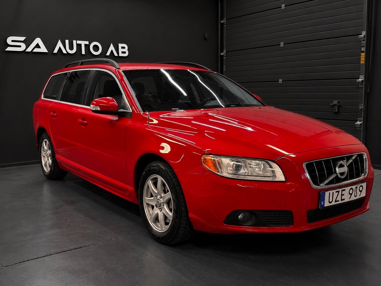 Volvo V70 2.5FT Momentum 2010, photo 2/10