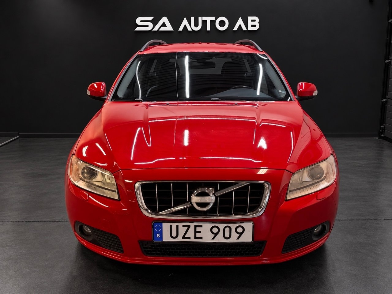 Volvo V70 2.5FT Momentum 2010, photo 3/10